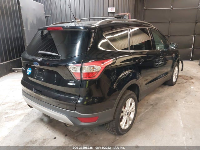 2018 FORD ESCAPE SE VIN: 1FMCU9GD8JUD12183