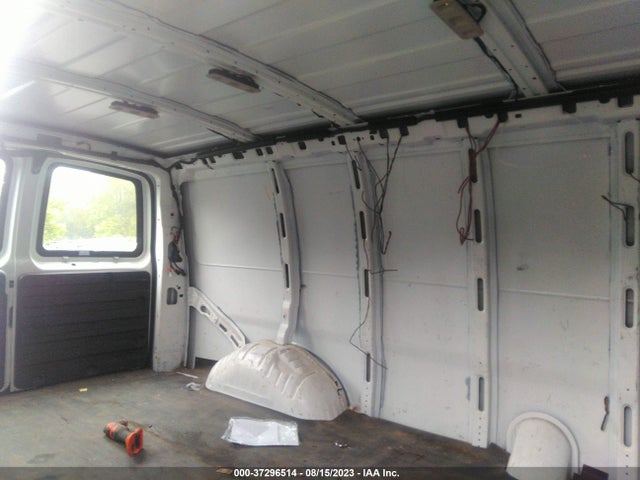 Chevrolet Express 2500 Work Van 2019 1GCWGAFP6K1161692 Image 8
