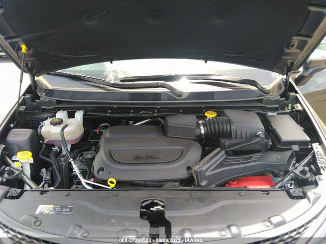 2C4RC1CG5MR573985 Chrysler Voyager Lx