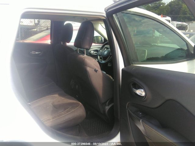 1C4PJMCS6GW120022 Jeep Cherokee Altitude