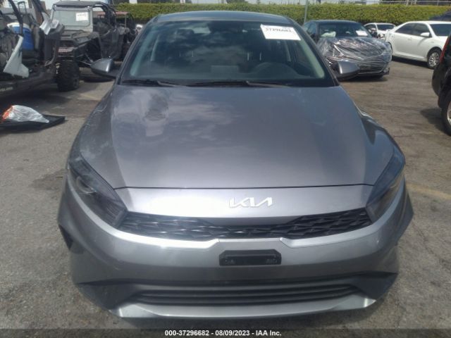 3KPF24AD8NE503075 KIA Forte Lxs