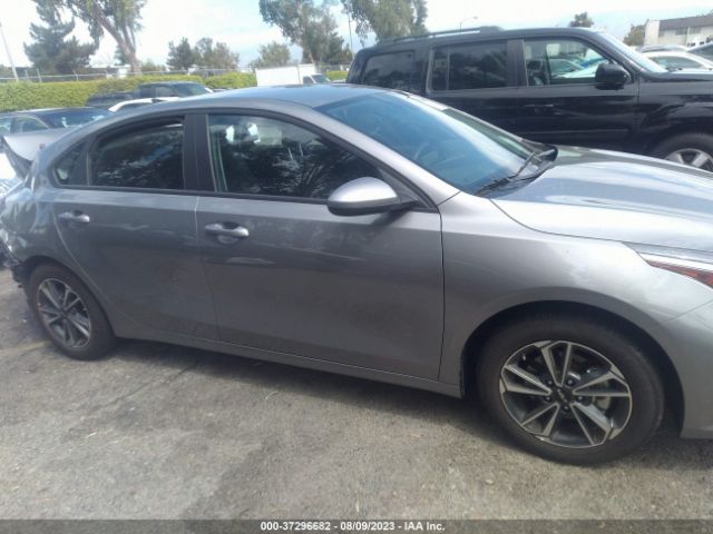 3KPF24AD8NE503075 KIA Forte Lxs
