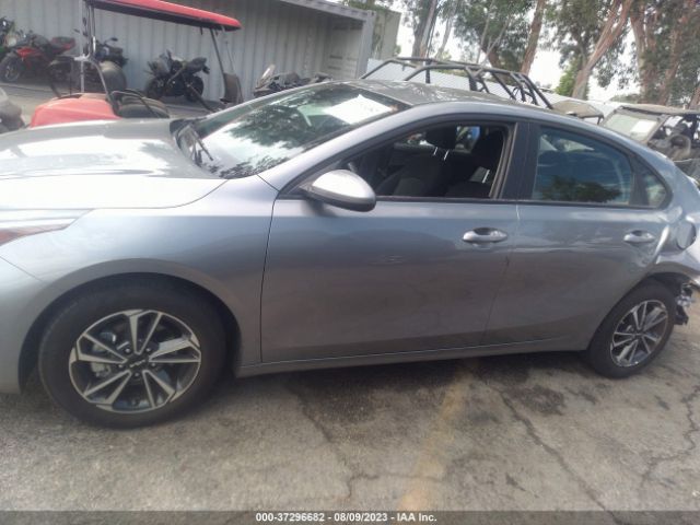 3KPF24AD8NE503075 KIA Forte Lxs