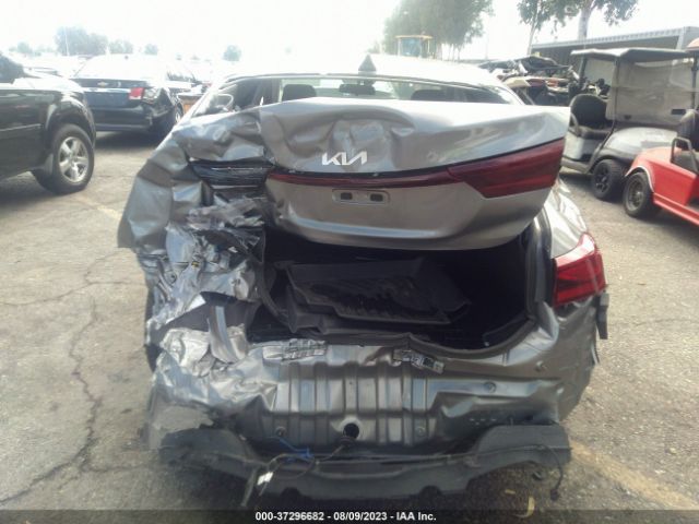 3KPF24AD8NE503075 KIA Forte Lxs