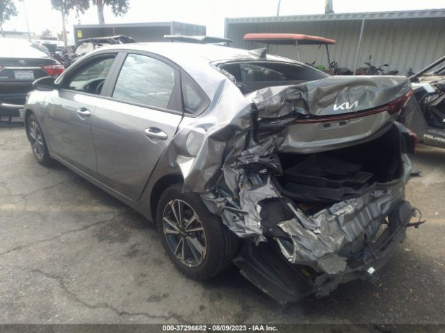 3KPF24AD8NE503075 KIA Forte Lxs