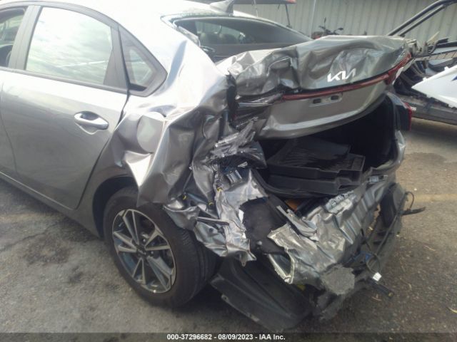 3KPF24AD8NE503075 KIA Forte Lxs