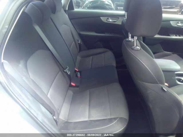 3KPF24AD8NE503075 KIA Forte Lxs