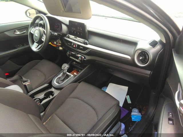 2019 KIA FORTE LXS VIN: 3KPF24AD3KE118650