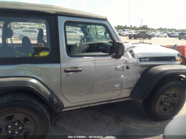 1C4GJXAG4JW164513 Jeep Wrangler Sport
