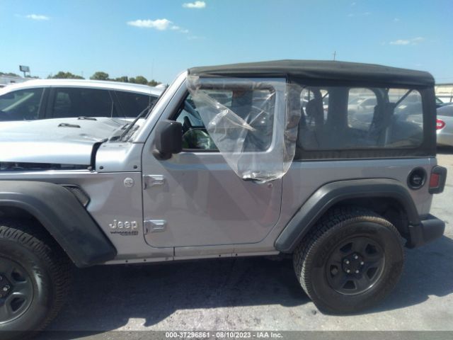 1C4GJXAG4JW164513 Jeep Wrangler Sport