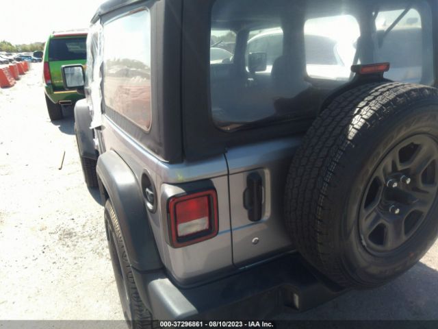 1C4GJXAG4JW164513 Jeep Wrangler Sport