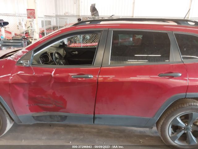 1C4PJLAB1HW527468 Jeep Cherokee Altitude
