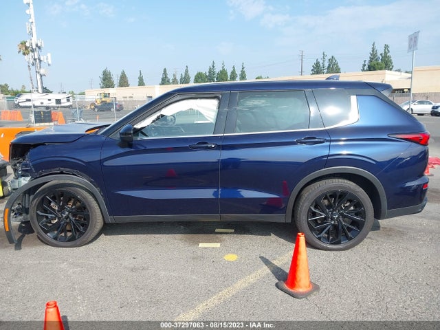 JA4J3UA87NZ064668 Mitsubishi Outlander Se