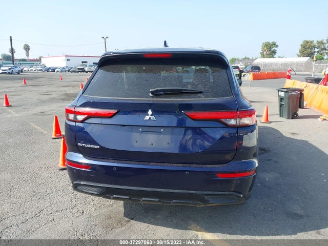 JA4J3UA87NZ064668 Mitsubishi Outlander Se