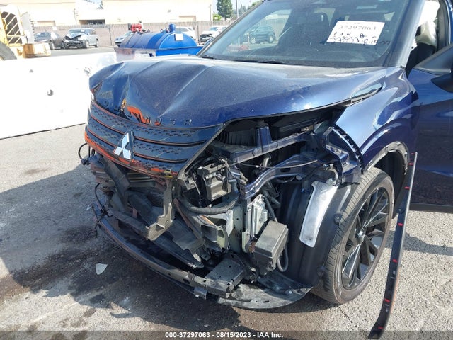 JA4J3UA87NZ064668 Mitsubishi Outlander Se