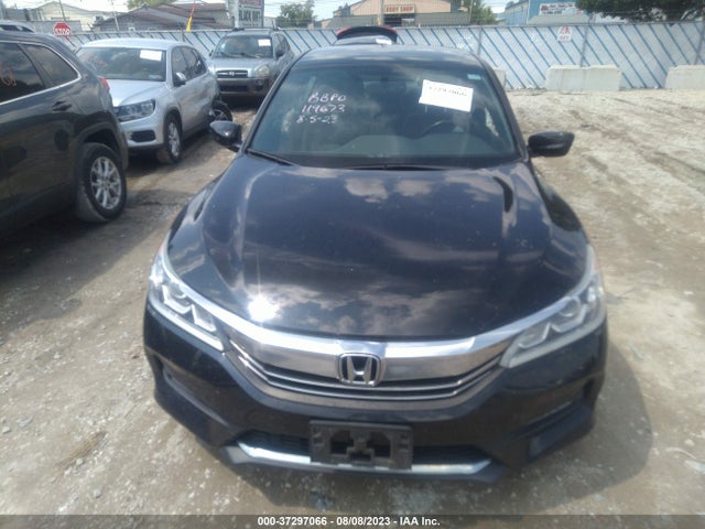 37297066 :رقم المزاد ، 1HGCR2F10HA119673 vin ، 2017 Honda Accord Sedan Sport Se مزاد بيع