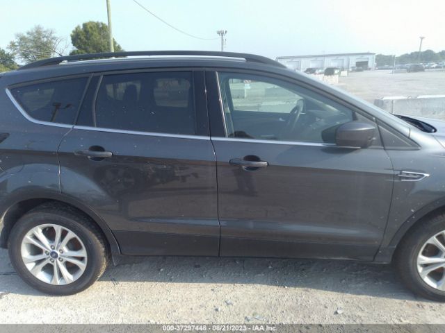 1FMCU0GD9JUC49901 Ford ESCAPE SE