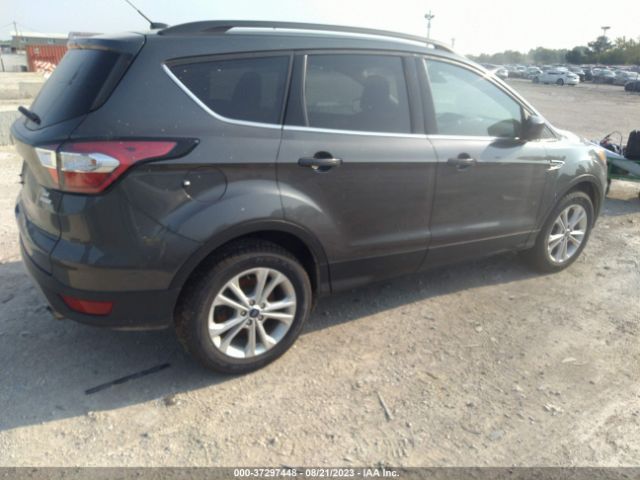 1FMCU0GD9JUC49901 Ford ESCAPE SE