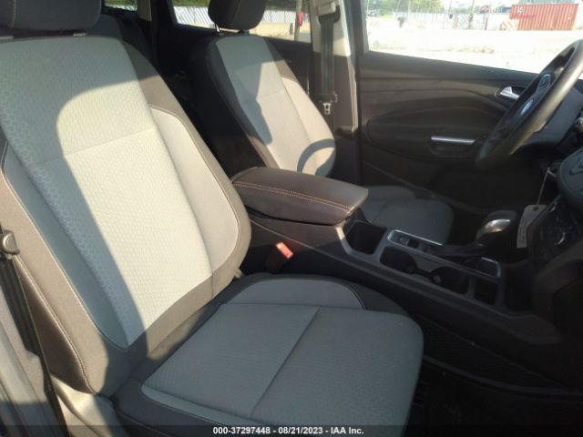 1FMCU0GD9JUC49901 Ford ESCAPE SE