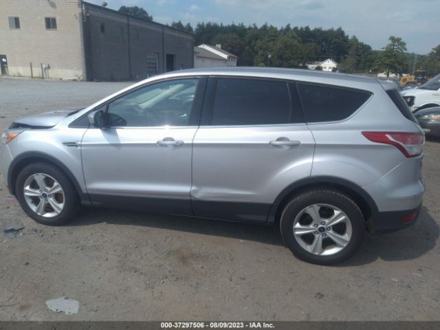 1FMCU9GX8GUB78150 Ford ESCAPE SE
