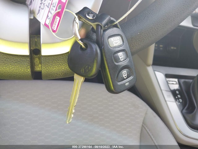 2019 HYUNDAI ELANTRA SEL VIN: KMHD84LF4KU797782