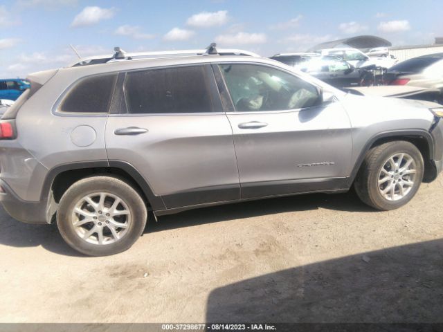 1C4PJLCB0JD573243 Jeep Cherokee Latitude