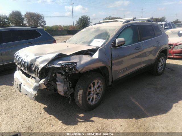 1C4PJLCB0JD573243 Jeep Cherokee Latitude