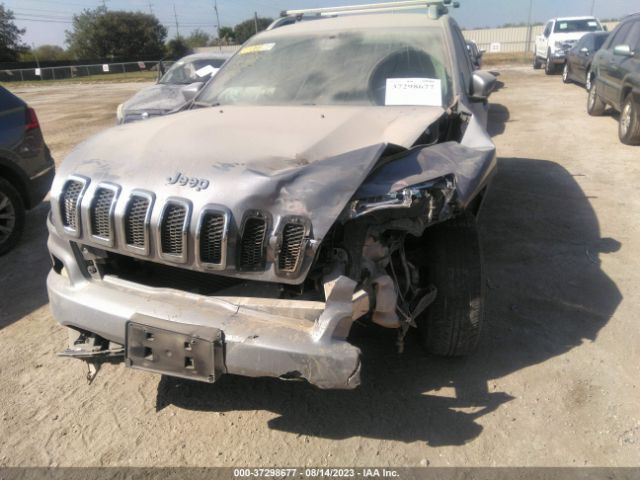 1C4PJLCB0JD573243 Jeep Cherokee Latitude