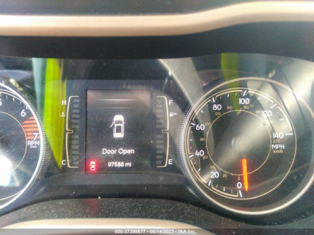 1C4PJLCB0JD573243 Jeep Cherokee Latitude