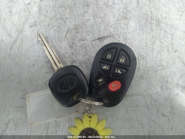 2007 TOYOTA SIENNA XLE VIN: 5TDZK22CX7S095968