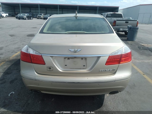 2011 HYUNDAI GENESIS VIN: KMHGC4DF9BU139689