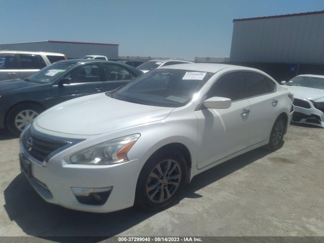 Nissan Altima 2.5 S 2015 1N4AL3AP6FN356902 Image 2