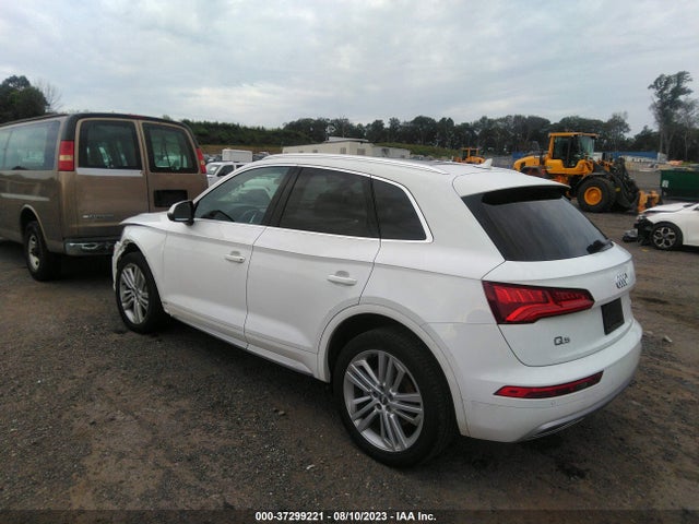 Audi Q5 2.0t Tech Premium 2018 WA1BNAFY4J2246689 Image 3
