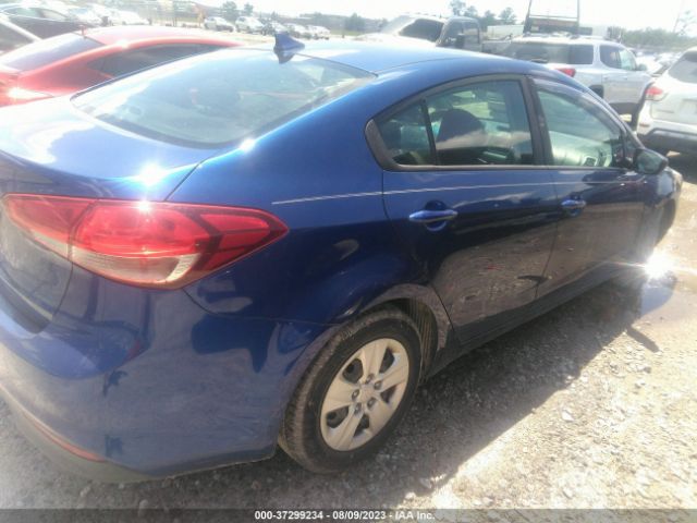 3KPFK4A7XHE135819 KIA FORTE LX