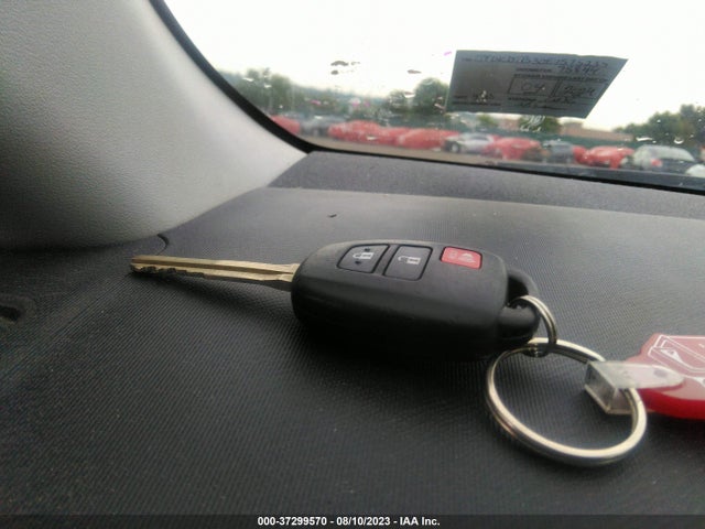 Toyota Prius C One/three/two/four 2014 JTDKDTB30E1575237 Image 11