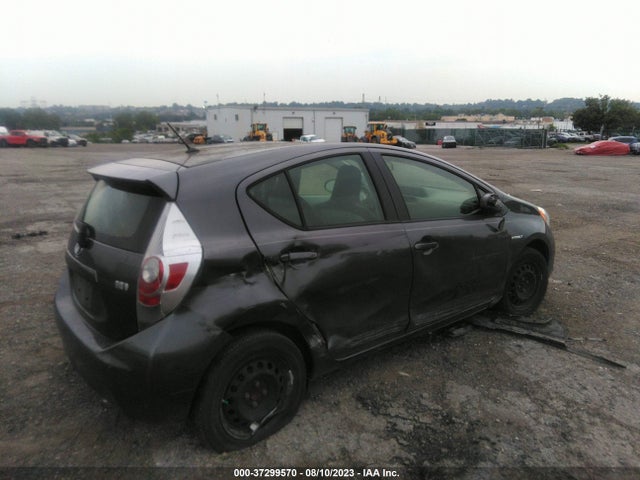 Toyota Prius C One/three/two/four 2014 JTDKDTB30E1575237 Image 4