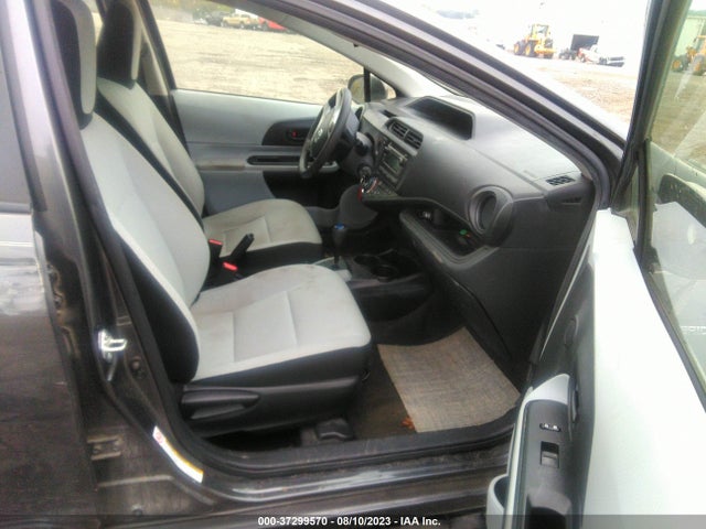 Toyota Prius C One/three/two/four 2014 JTDKDTB30E1575237 Image 5