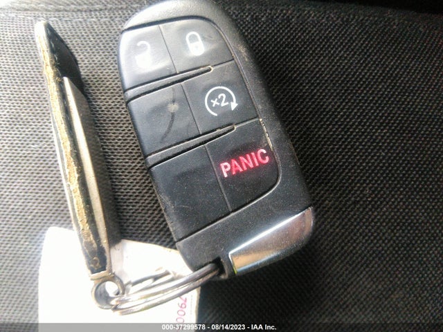 Jeep Renegade Latitude 2015 ZACCJBBT1FPC42165 Image 3