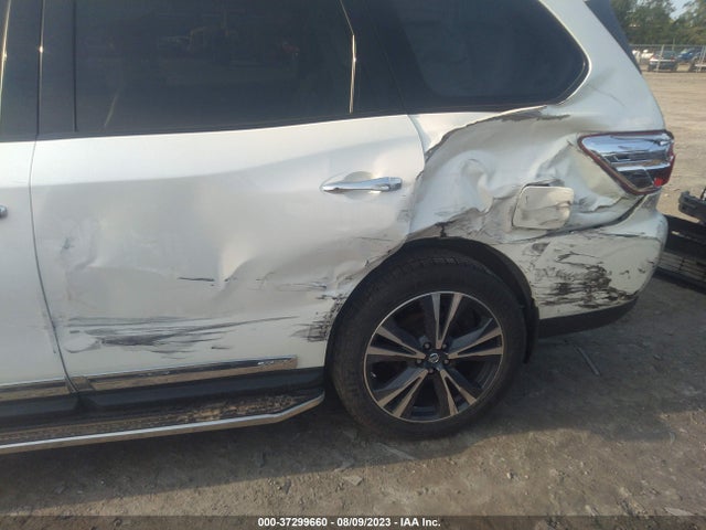2017 NISSAN PATHFINDER PLATINUM VIN: 5N1DR2MM6HC688785