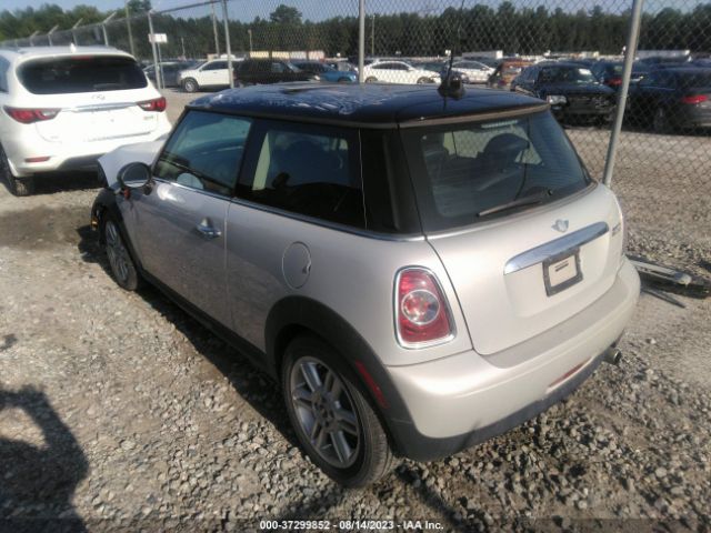2012 MINI COOPER HARDTOP WMWSU3C55CT256317 Photo 2