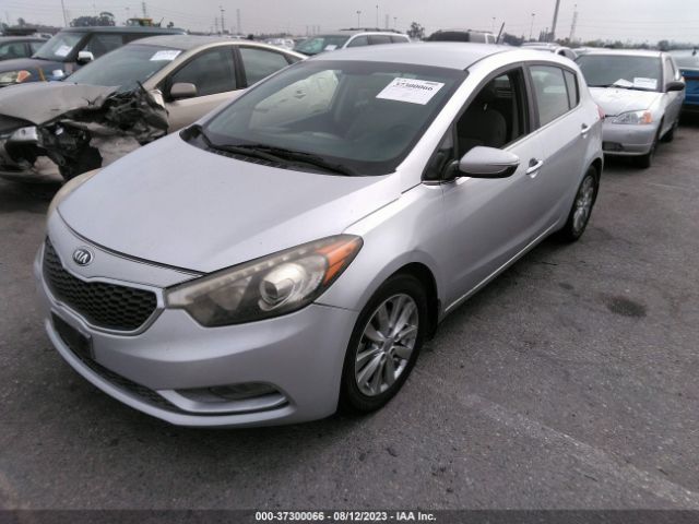 KNAFX5A85F5350675 KIA Forte 5-door Ex