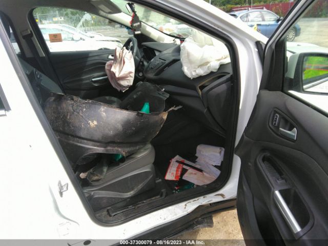1FMCU0GX8EUE55162 Ford ESCAPE SE