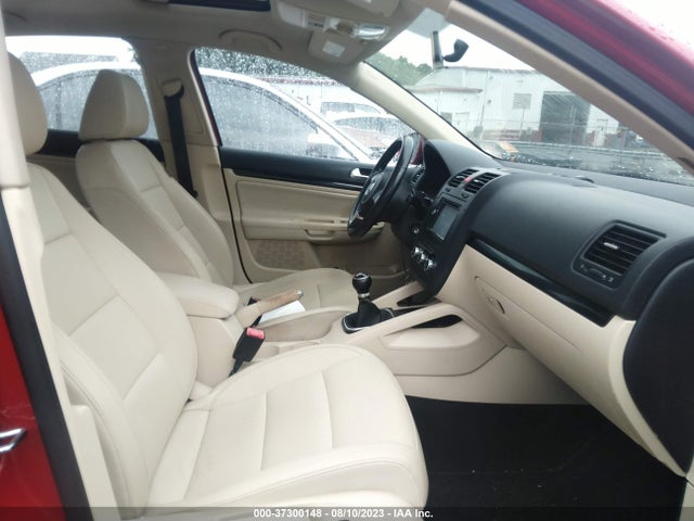 2010 VOLKSWAGEN JETTA SEDAN WOLFSBURG VIN: 3VWRA7AJ2AM092129