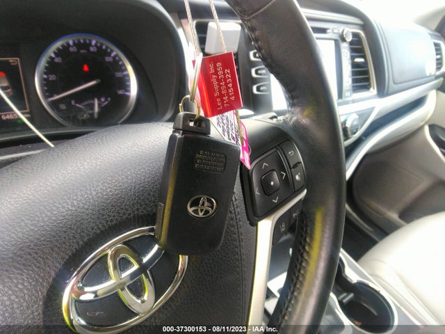2018 TOYOTA HIGHLANDER SE/XLE VIN: 5TDJZRFH7JS498272