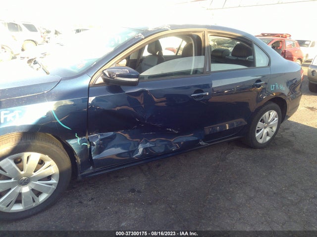 3VWD17AJ0EM436511 Volkswagen Jetta Sedan Se