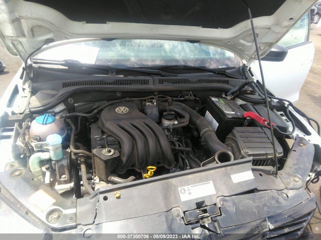 3VW2K7AJ2EM415602 Volkswagen Jetta Sedan S