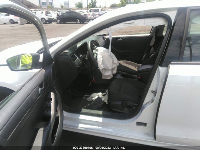 3VW2K7AJ2EM415602 Volkswagen Jetta Sedan S