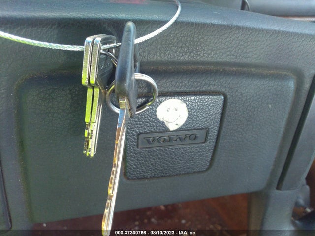1985 VOLVO 244 DL/GL VIN: YV1AX8847F1095532