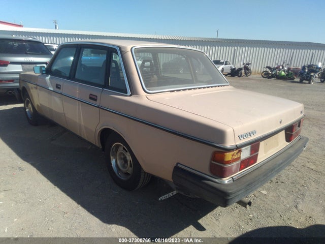 1985 VOLVO 244 DL/GL VIN: YV1AX8847F1095532