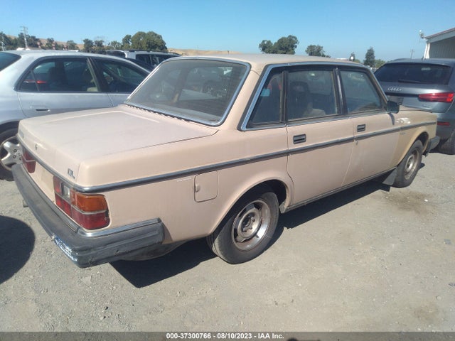 1985 VOLVO 244 DL/GL VIN: YV1AX8847F1095532